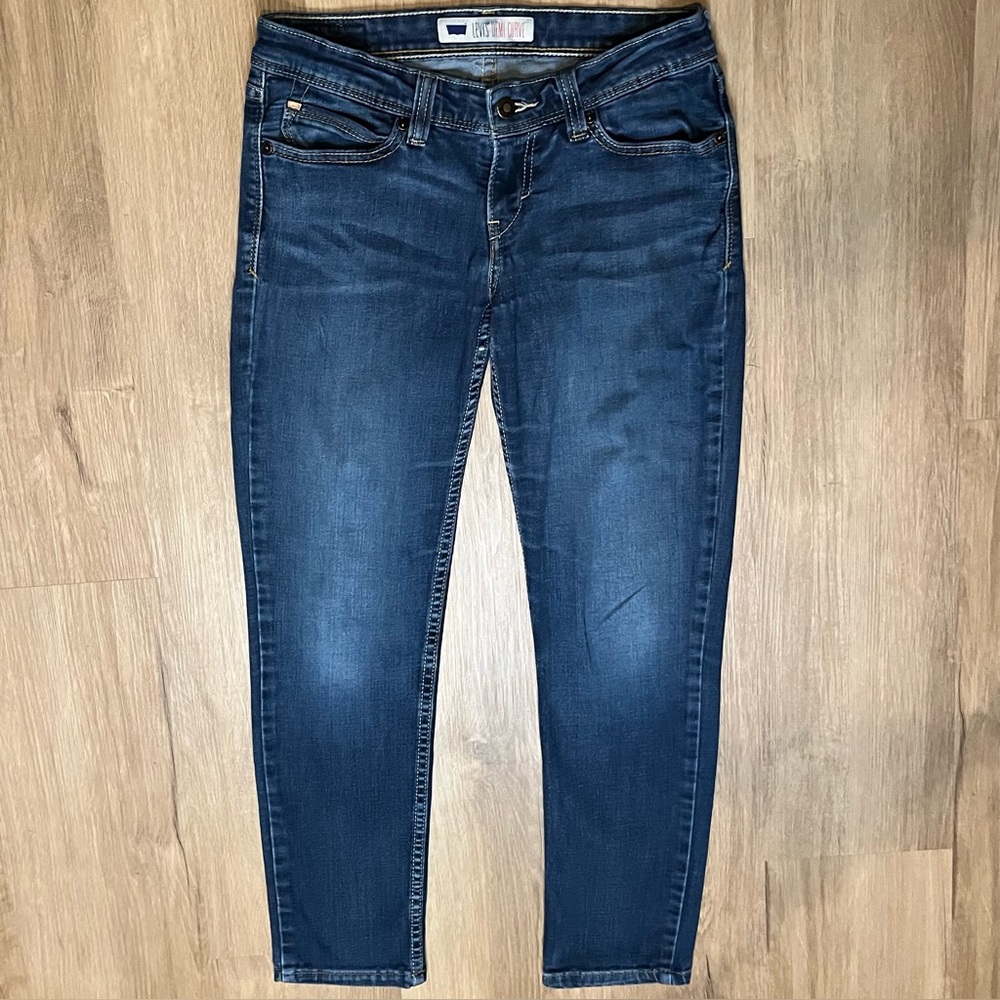 Levis Low Rise Y2K Demi Curve Straight Leg Jeans. Curve ID/Hourglass Fit. 30